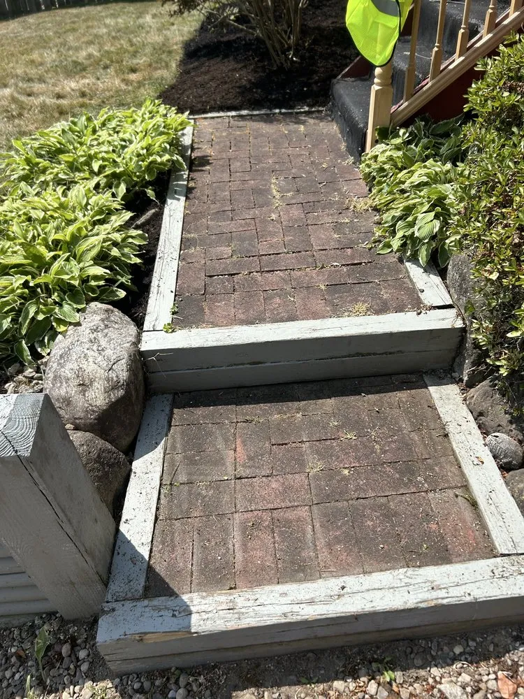 Reliable lawn mowing service in Akron, OH - Fout’s Yard Clean up