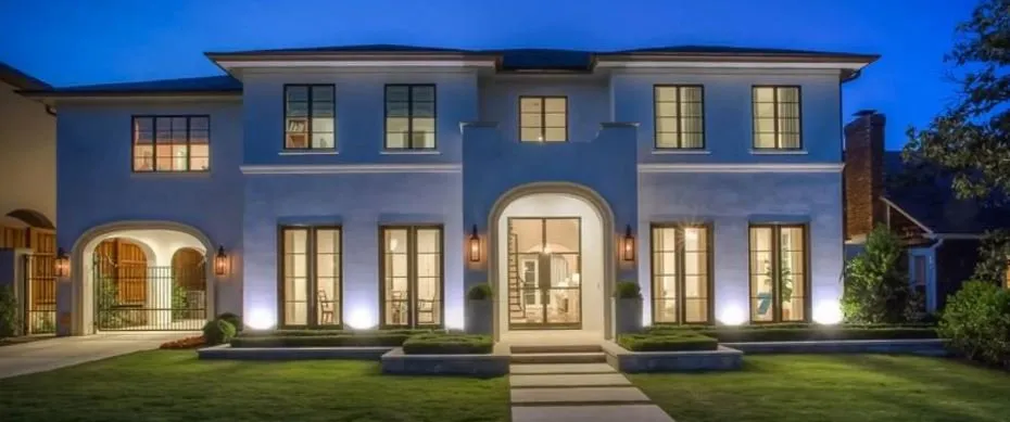 Custom residential landscaping in Fort Worth, TX by Fowlkes Norman & Associates