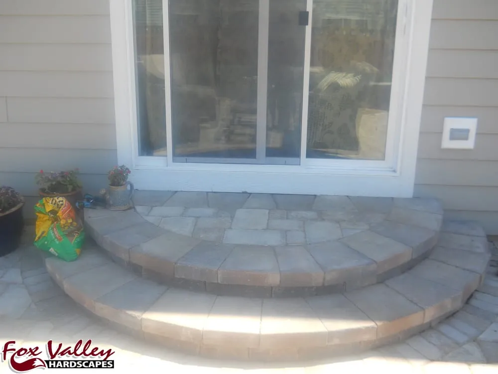 Top-rated yard cleanup service for beautiful yards across St. Charles, IL - Fox Valley Hardscapes