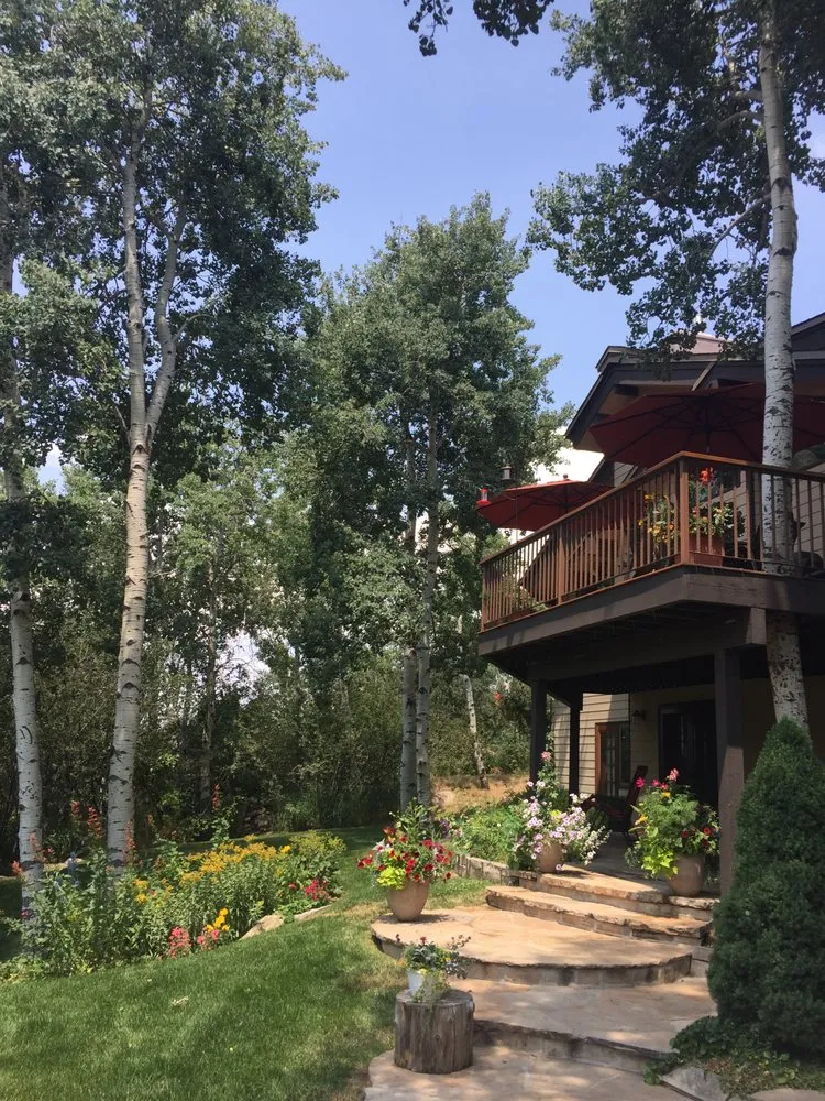 Trusted garden landscaping for year-round maintenance in Eugene, OR by Foxglove Custom Plantscapes