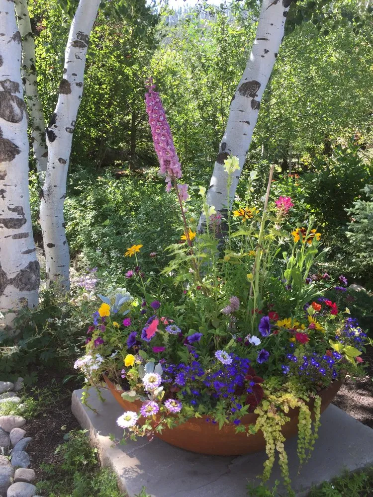 Custom yard maintenance with custom design across Eugene, OR - Foxglove Custom Plantscapes