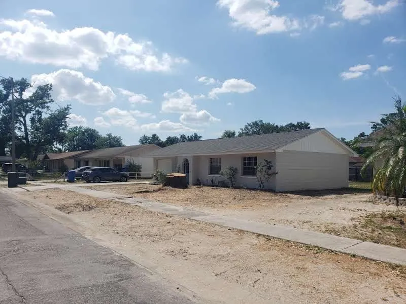 Custom lawn mowing service in Dover, FL by Fox's Cleanup