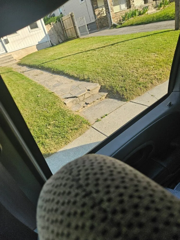 Top-rated lawn care service experts serving Baltimore, MD - Fox's Sharpshop and Lawn Service