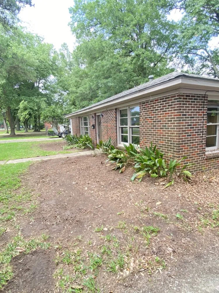 Custom garden landscaping for beautiful yards across Monroe, LA - Foxx Tree Service