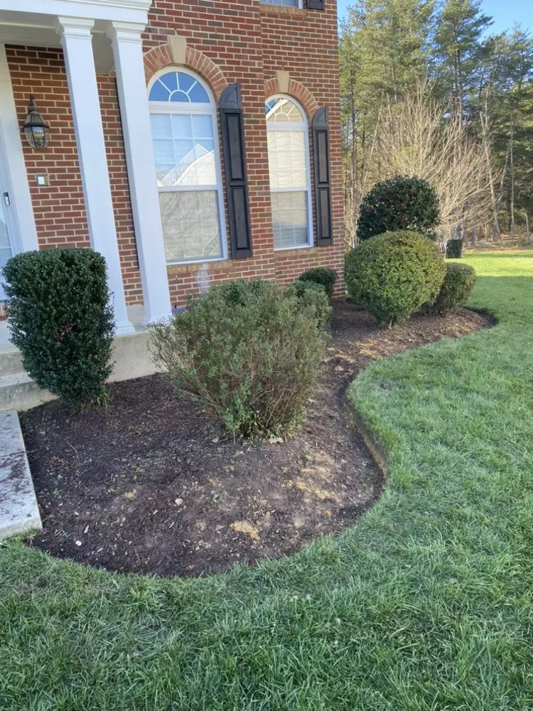 Custom yard maintenance in Engleside, VA by F&R Contractors