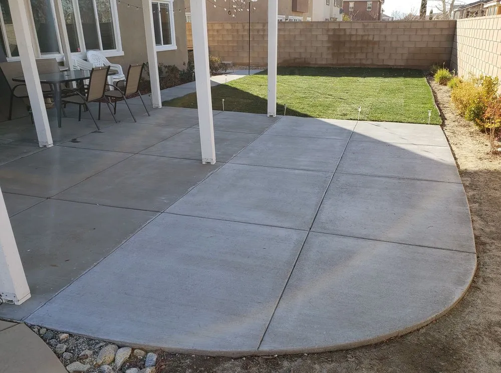 Trusted lawn mowing service experts serving Palmdale, CA - F&R Garden Services