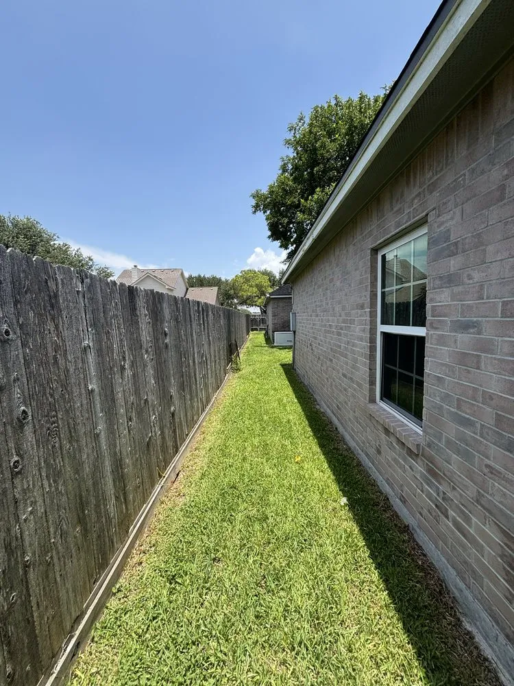 Reliable yard cleanup service for beautiful yards across Portland, TX - F&R Services