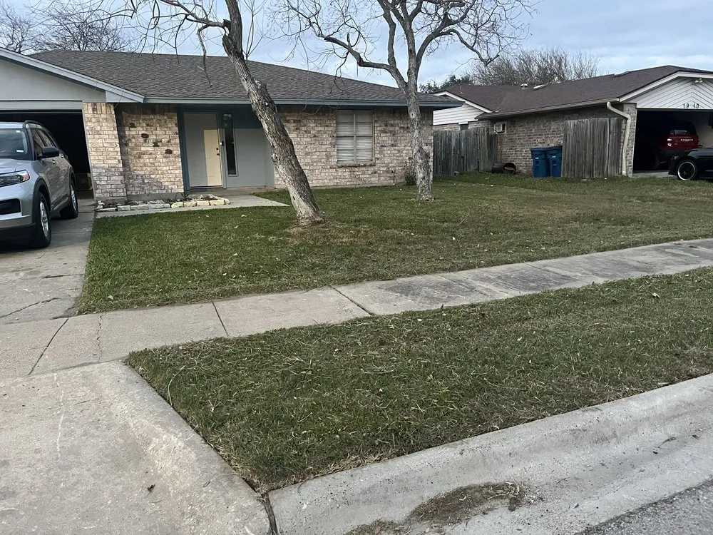 Custom yard maintenance with custom design in Portland, TX by F&R Services