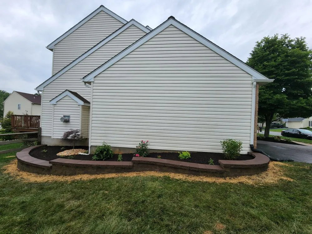 Trusted lawn care service experts serving Newark, DE - Frada Landscaping