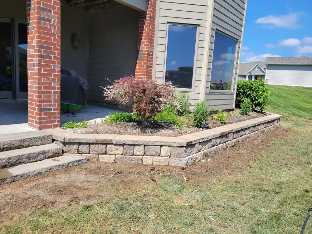 Local outdoor landscaping experts serving Omaha, NE - Francia Hardscapes