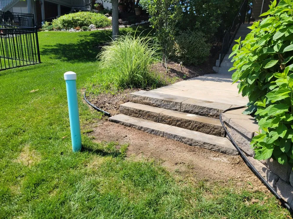 Top-rated yard cleanup service with custom design in Omaha, NE by Francia Hardscapes