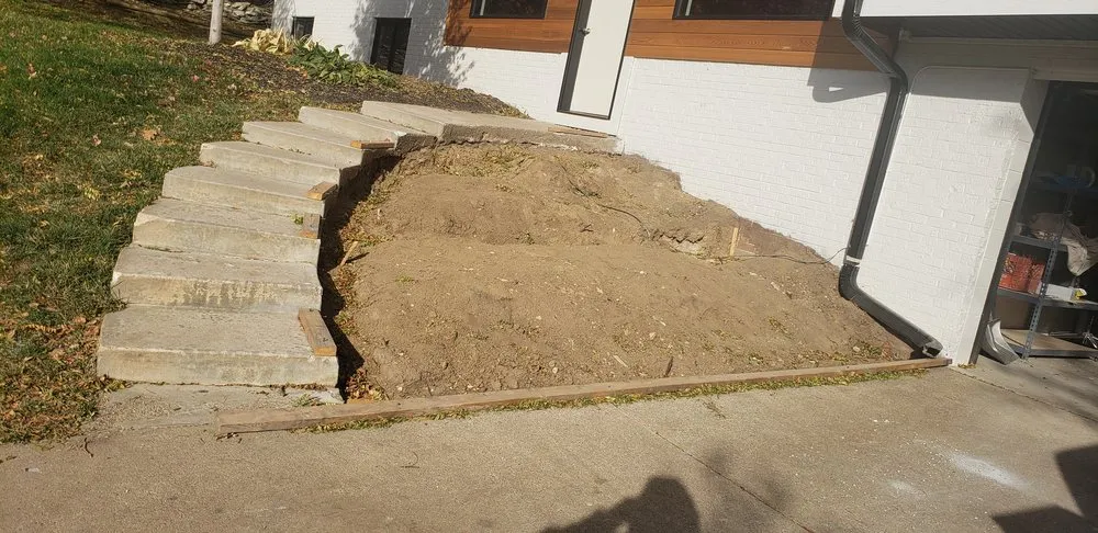 Custom outdoor landscaping for residential properties in Omaha, NE by Francia Hardscapes