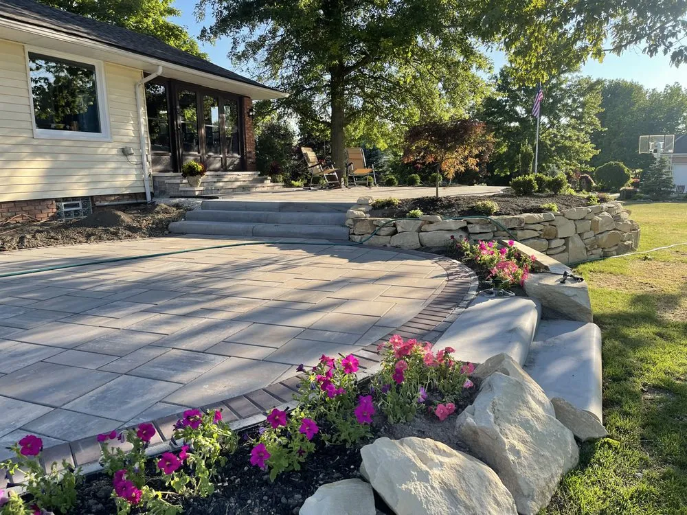 Top-rated lawn mowing service with custom design in Cleveland, OH by Francis Companies