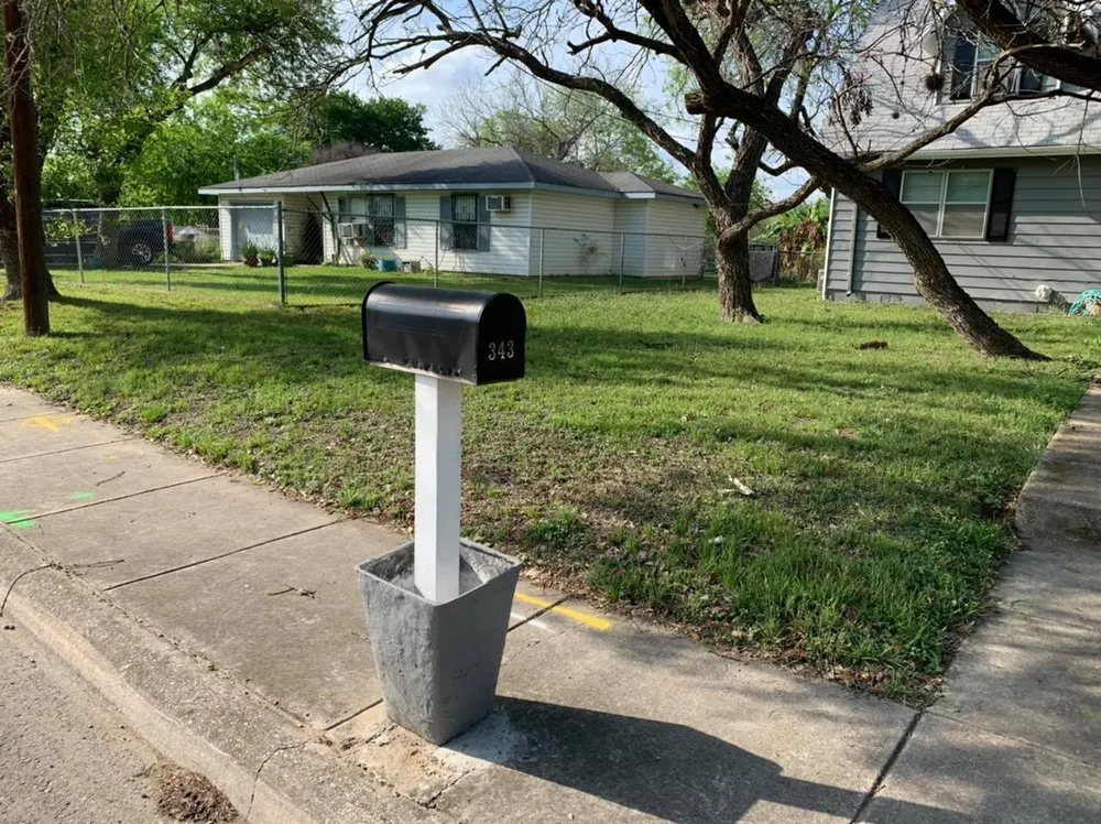 Top-rated lawn mowing service in San Antonio, TX - Francis Lawn & Maintenance