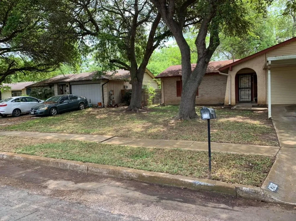 Professional landscape design experts serving San Antonio, TX - Francis Lawn & Maintenance