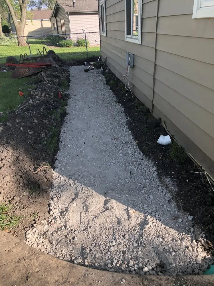 Custom garden landscaping in Hanover Park, IL - Francisco Alonzo Concrete and Landscaping