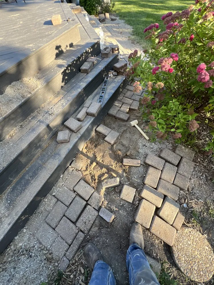 Custom landscape installation experts serving Ames, IA - Francisco Landscapes