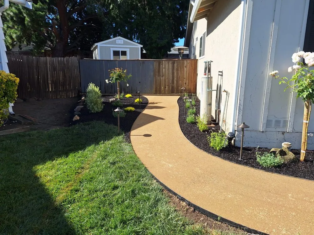 Custom yard cleanup service for homes in Concord, CA by Francisco landscaping
