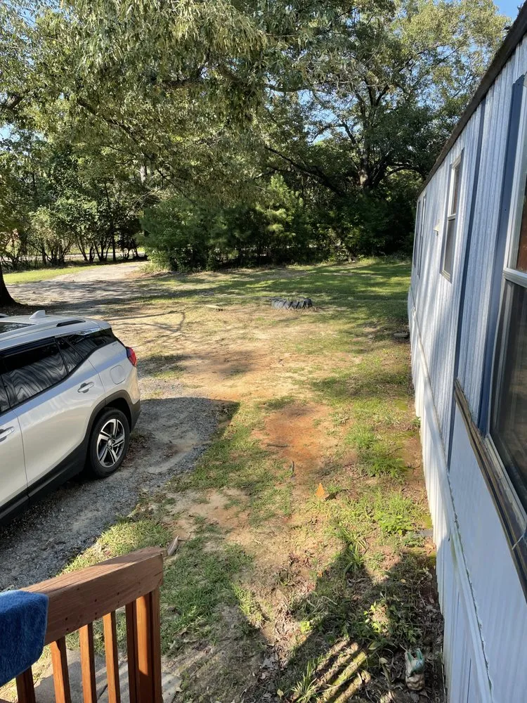 Professional yard cleanup service experts serving Cottondale, AL - Francisco Landscaping