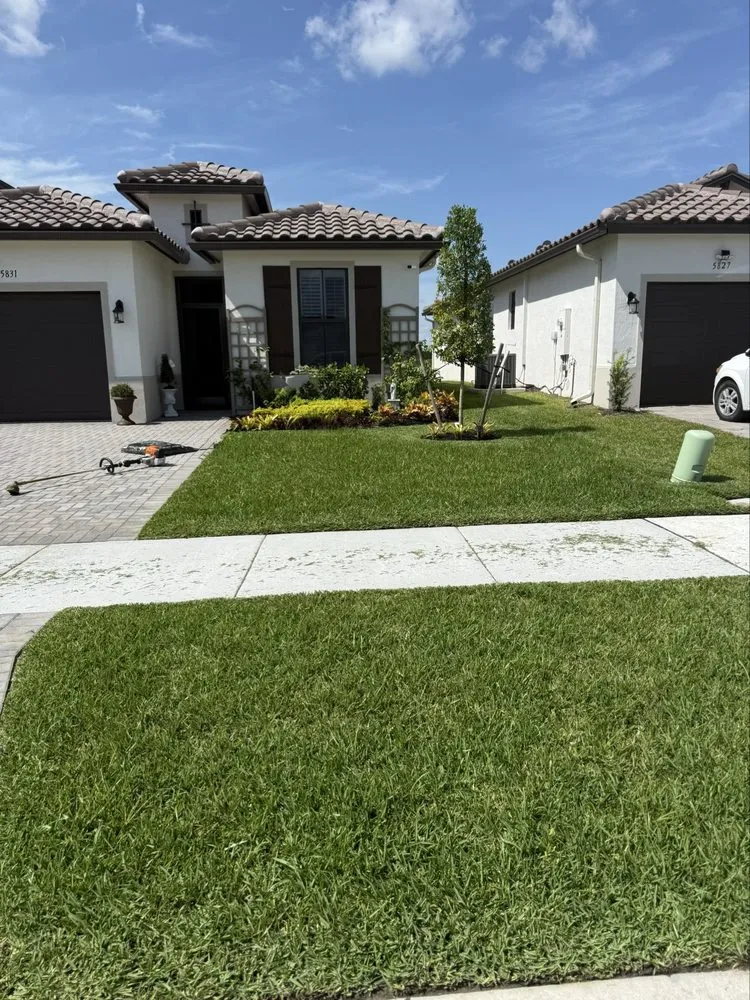 Professional outdoor landscaping in Bonita Springs, FL by Francisco Lawn Care