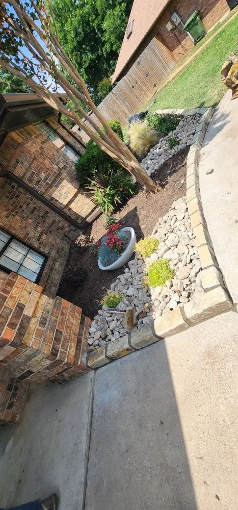 Professional lawn care service experts serving Grapevine, TX - Francisco Lawn Service