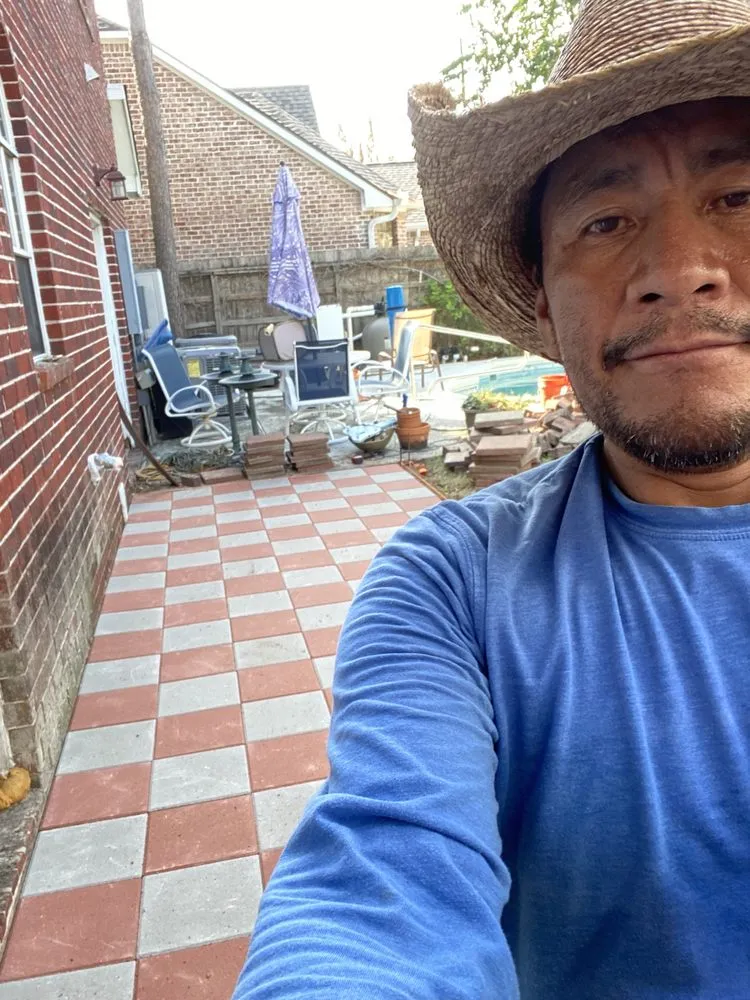 Affordable yard cleanup service for year-round maintenance in Houston, TX by Francisco Service