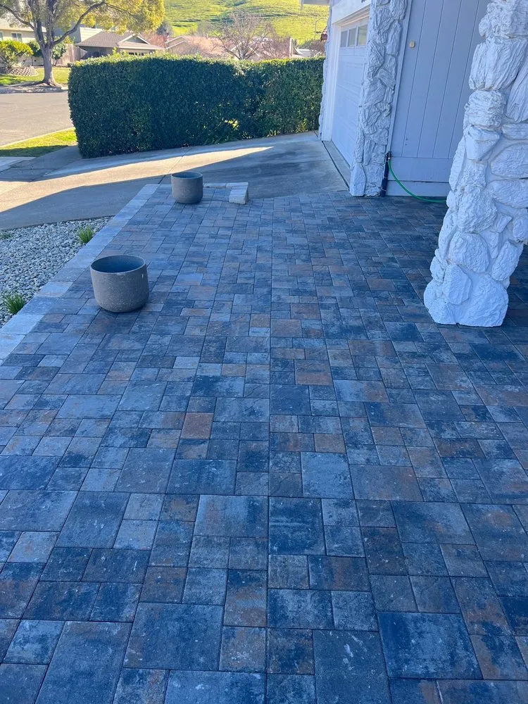 Custom yard maintenance for residential properties in Napa, CA by Francisco's Landscape