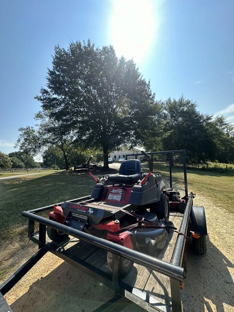 Reliable yard maintenance for beautiful yards in Cornelia, GA by Francisco’s Landscaping