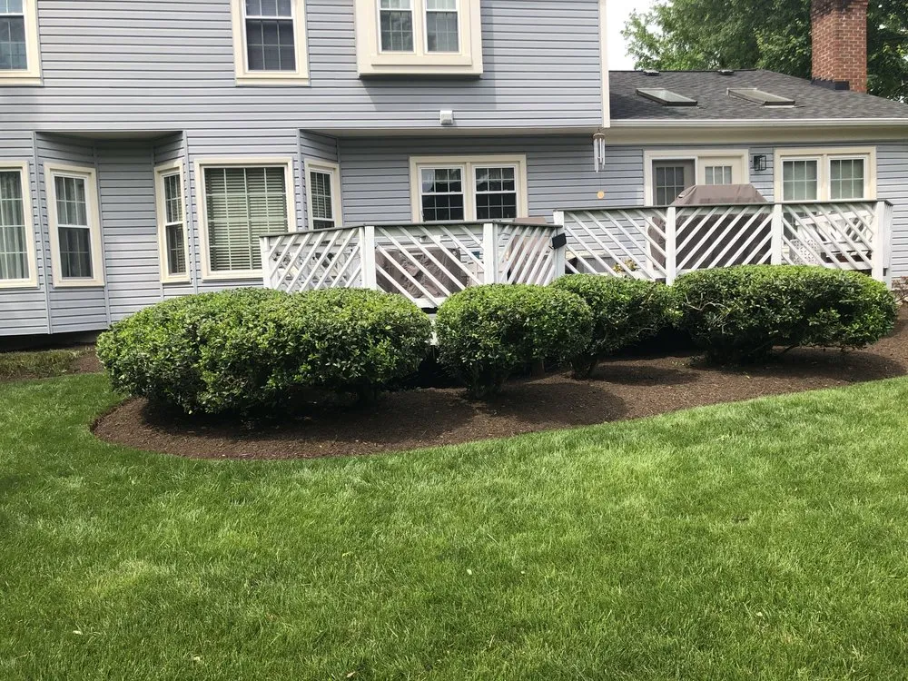 Trusted outdoor landscaping for beautiful yards in Chantilly, VA by Franco American Mowing