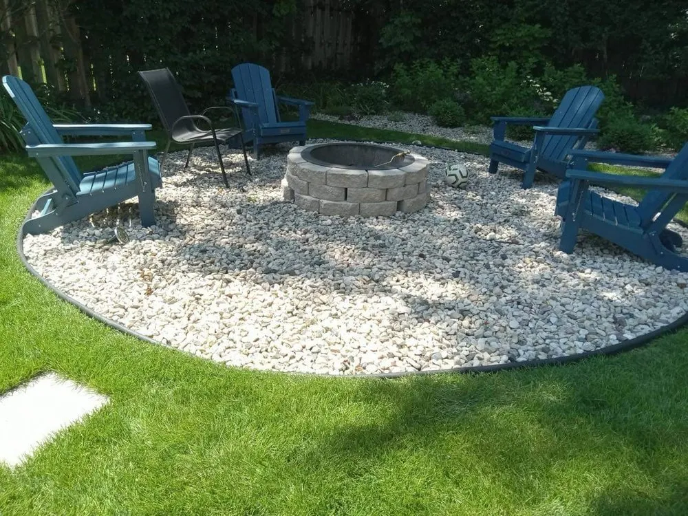 Custom yard cleanup service in Chicago, IL by Franco Landscape