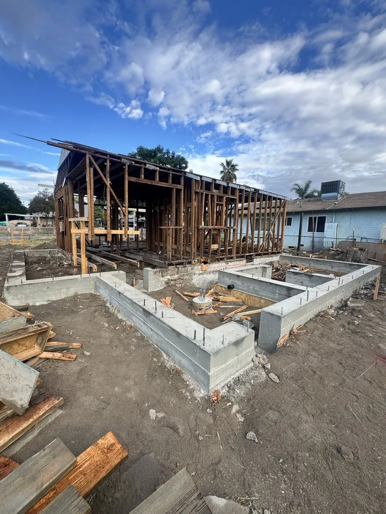 Reliable yard cleanup service in North Tustin, CA by Franco Landscape