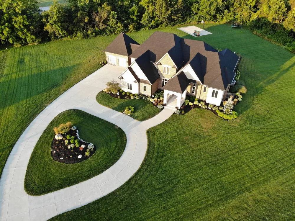 Custom landscaping services in Brownsburg, IN by Franco Landscaping