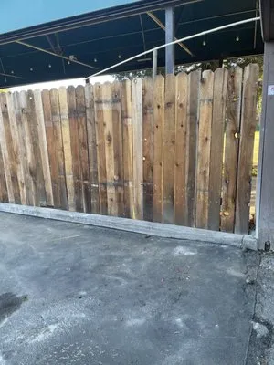 Francos Fencing And Gardening Logo