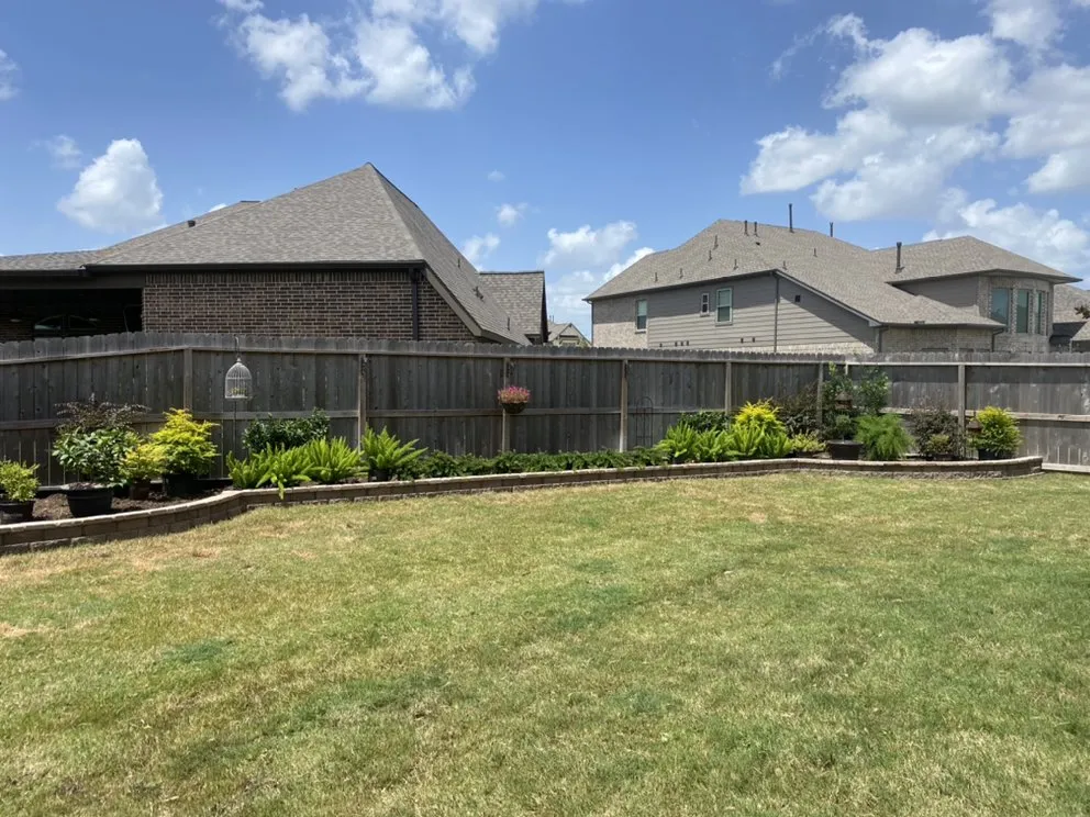 Professional lawn care service in Houston, TX by Frankies landscape