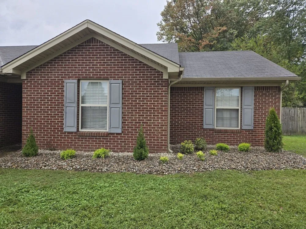 Local lawn care service experts serving Louisville, KY - Franklin Lawn Service