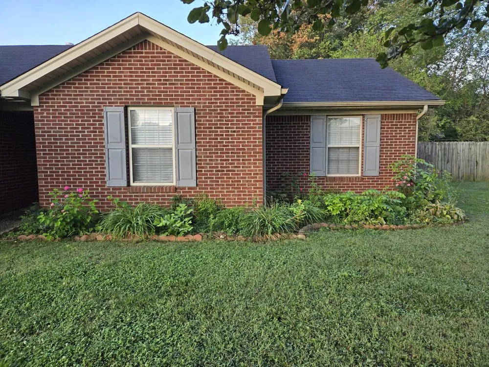 Expert garden landscaping in Louisville, KY by Franklin Lawn Service