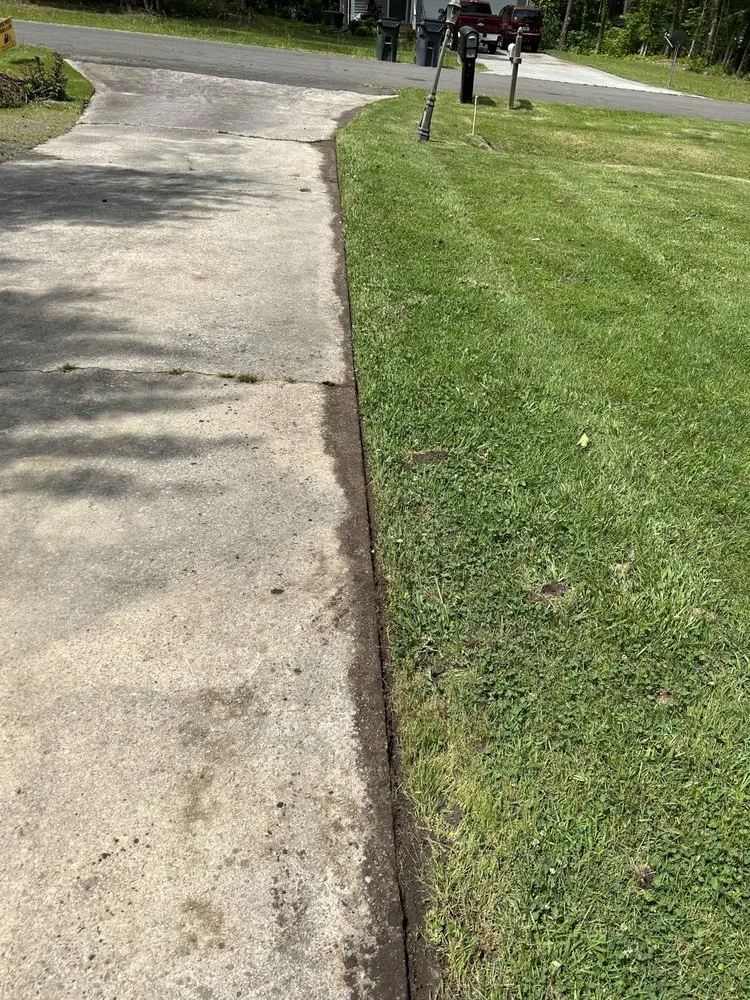 Reliable lawn care service in Oxford, NC by Franklin's Professional Lawn Care