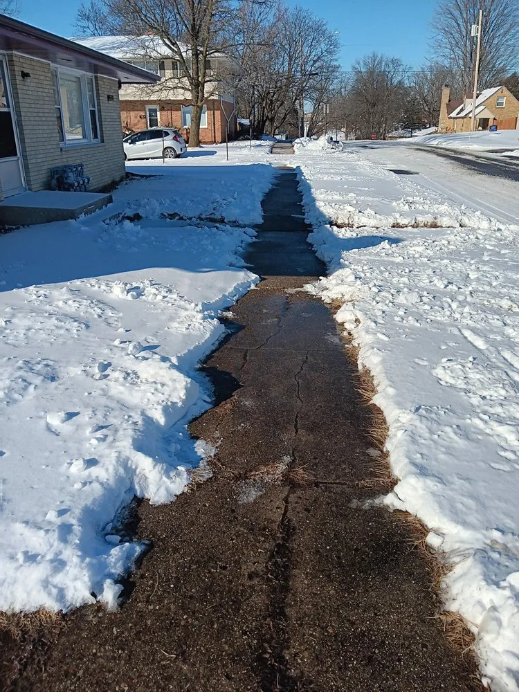 Local landscape design with custom design in Rockford, IL by Franklyn's Lawn Care Service