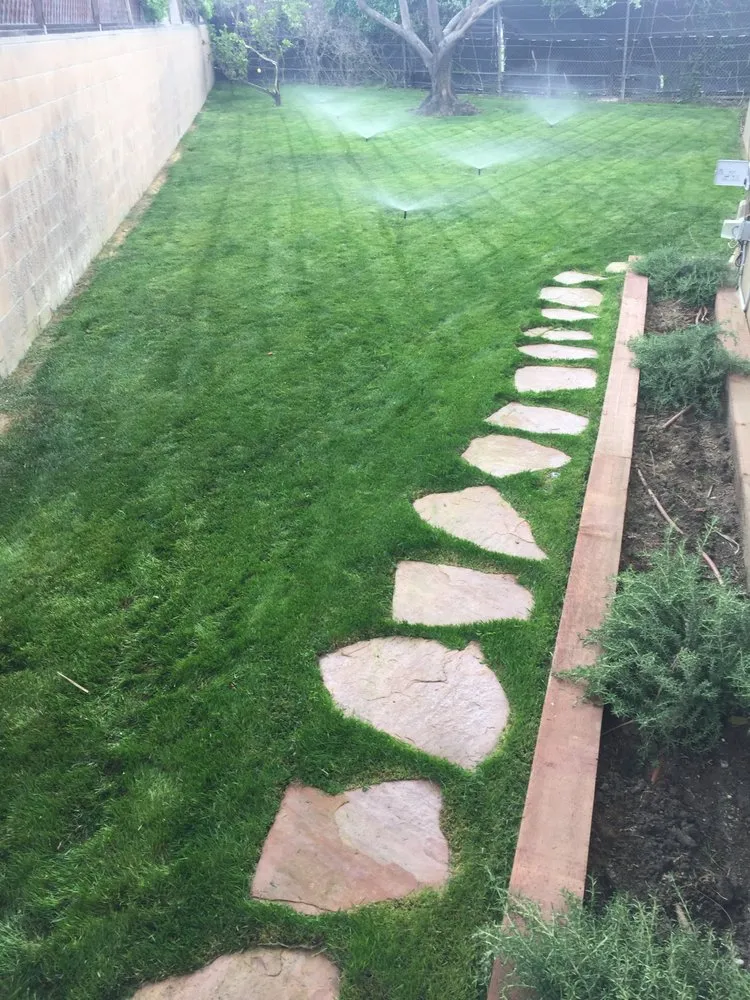 Custom yard cleanup service in Lomita, CA - Frank's Artscaping