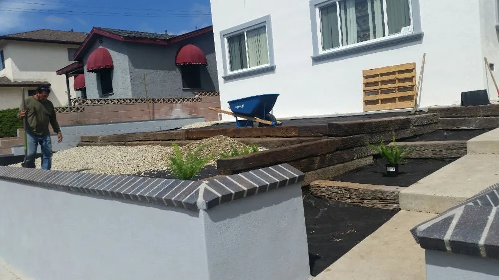 Custom garden landscaping experts serving Lomita, CA - Frank's Artscaping