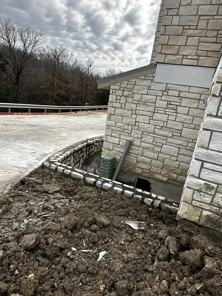 Reliable landscaping services for residential properties in Palmer, TX by Frank’s Construction