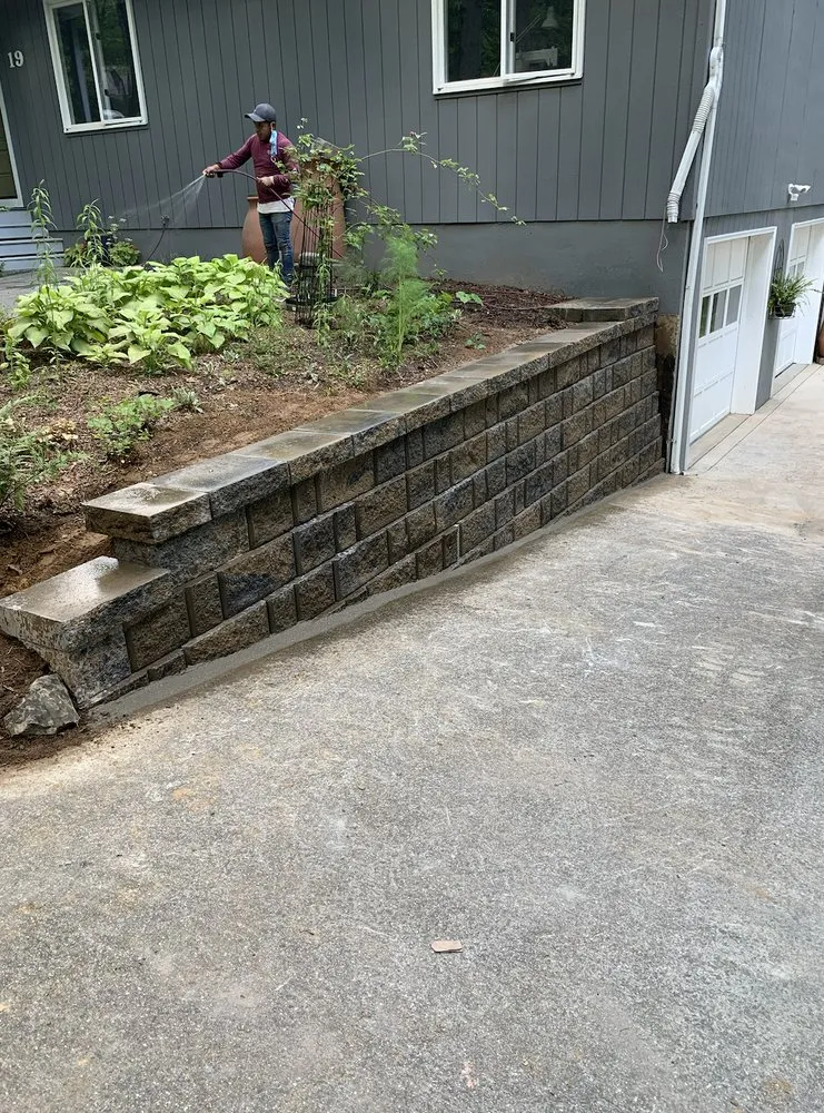 Top-rated outdoor landscaping for beautiful yards in Hendersonville, NC by Frank's Hardscape