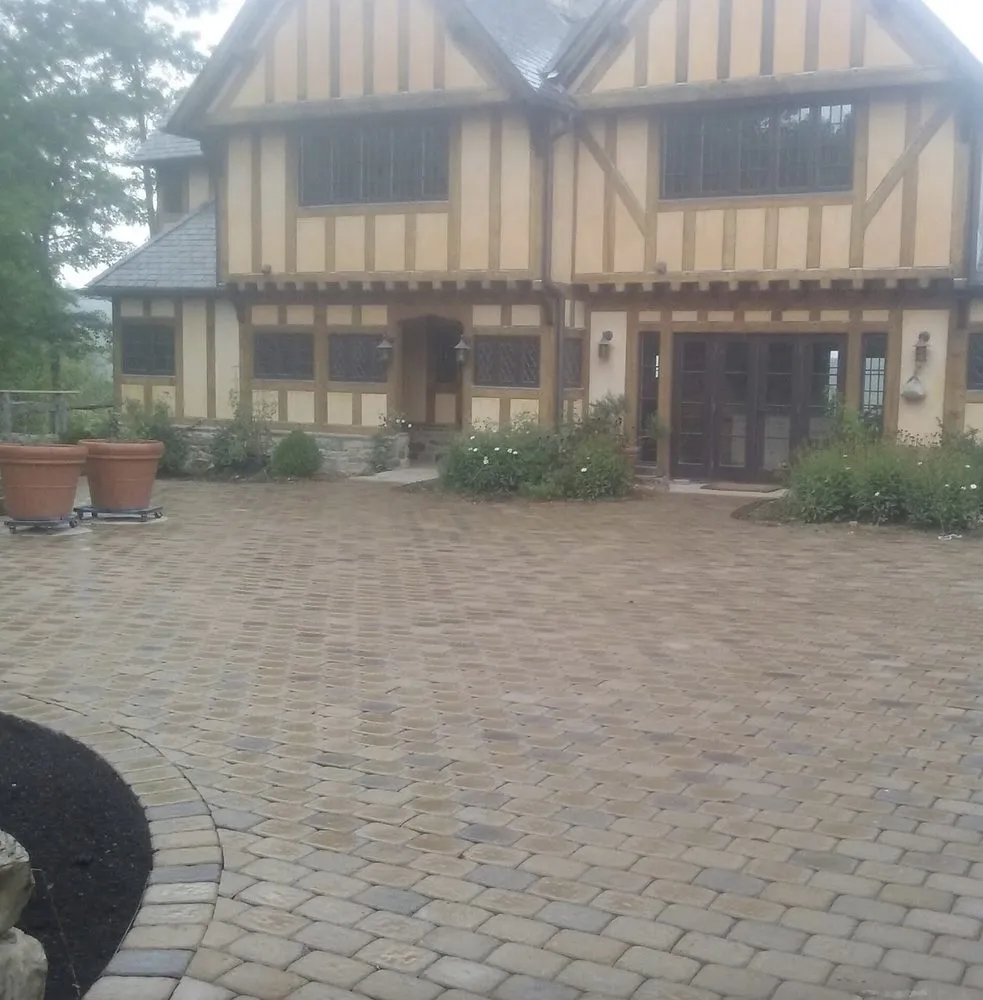 Local landscape design in Hendersonville, NC - Frank's Hardscape