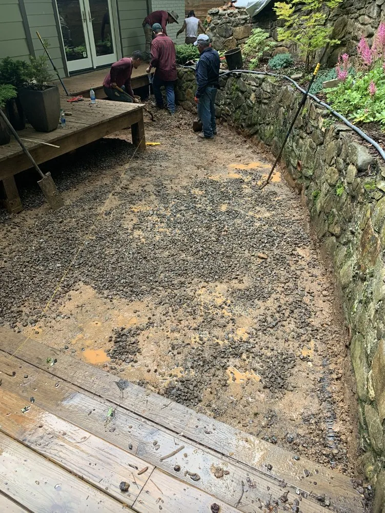 Custom lawn care service experts serving Hendersonville, NC - Frank's Hardscape