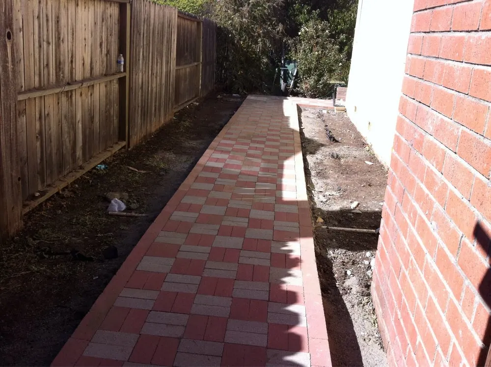 Custom lawn care service for residential properties across Napa, CA - Frank's Landscaping and Concrete