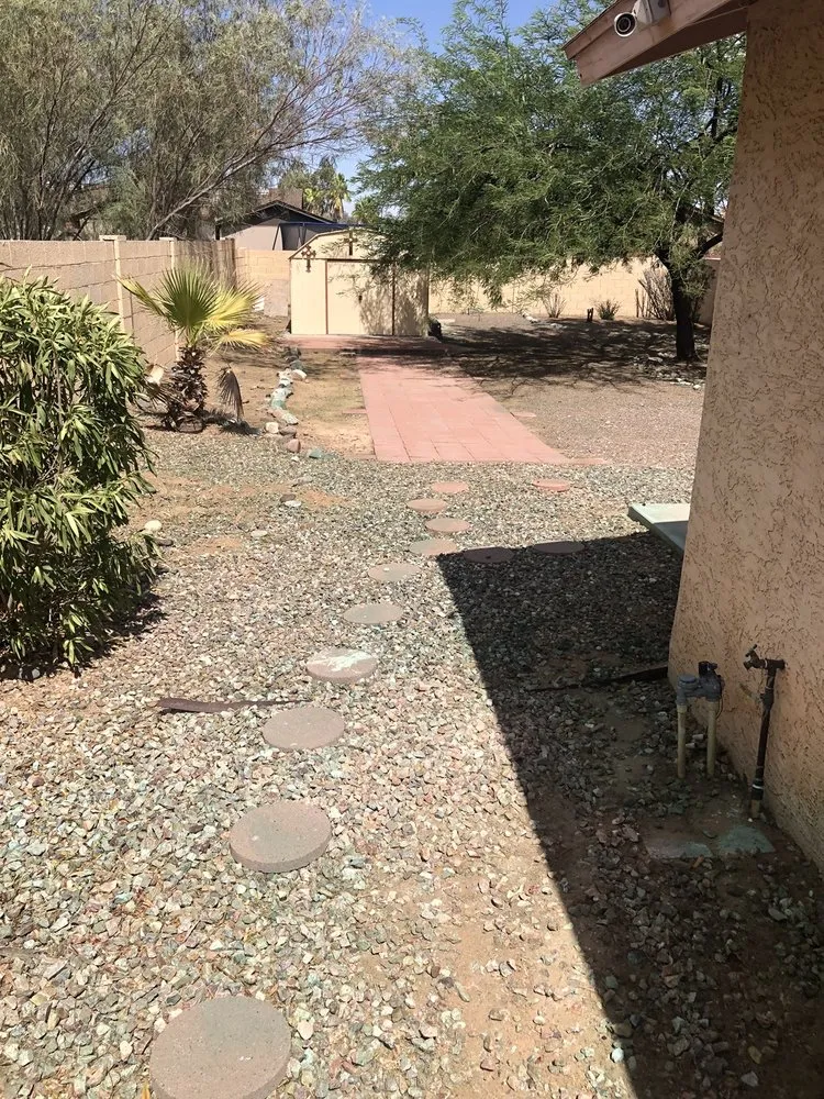 Professional lawn care service experts serving Miami, FL - Frank's Lawn & Tree Service