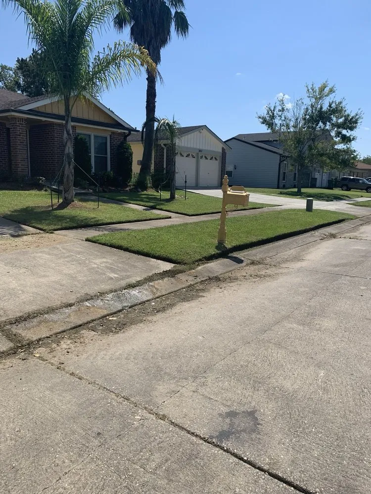 Local landscaping services in Estelle, LA by Franks Lawn Care