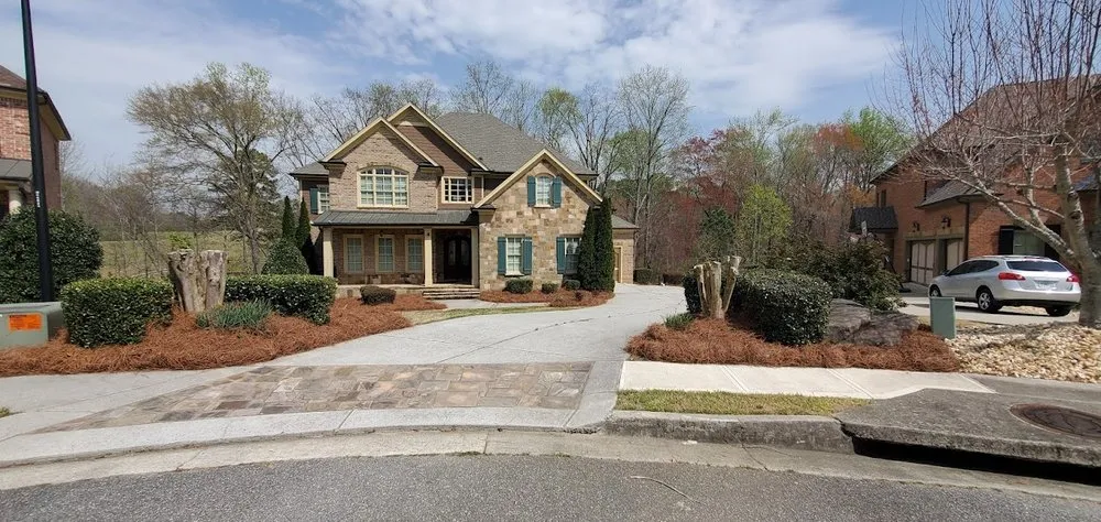 Custom garden landscaping experts serving Buford, GA - Frank's Lawn Maintenance