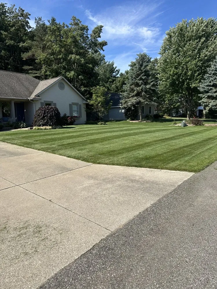 Trusted garden landscaping in Holland, MI by Fran’s Lawn Care