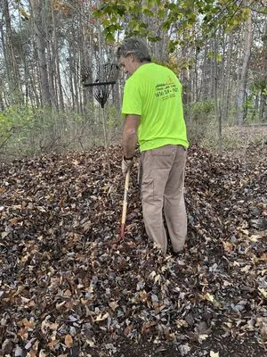 Fran’s Lawn Care Logo
